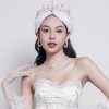 Phí Phương Anh ‘vịt hóa thiên nga’ trong MV chủ đề album Dancing Queen