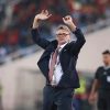 HLV Troussier tiết lộ lý do cay đắng phải thay người sớm, chê mặt sân Mỹ Đình