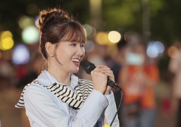 Hari Won biểu diễn ca khúc trong show truyền hình Hàn Quốc