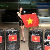 Ngọc Hằng thi quốc tế ở tuổi 19, ‘bung skill’ như thế nào ở sân bay?