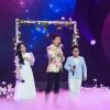 Quốc Đại hào hứng hát cùng 2 giọng ca nhí trên sân khấu ‘Người hát tình ca 2023’