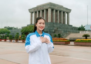 Thiên Ân khoe nhan sắc mộc mạc tham dự Đại hội Sinh viên Việt Nam