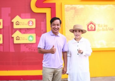 Nghệ sĩ Kiều Oanh và Đình Hiếu xúc động chứng kiến hoàn cảnh các em nhỏ mồ côi
