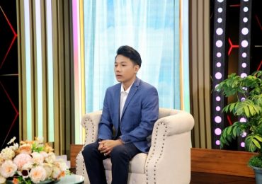 Mất đi ánh sáng, chàng trai đánh đuổi vợ ra khỏi nhà vì không muốn là gánh nặng