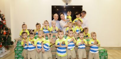 Như Quỳnh xúc động khi lần đầu thăm mái ấm nuôi 73 trẻ mồ côi