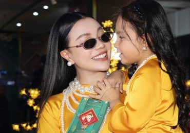 Mẹ con Trà Ngọc Hằng ‘lên đồ’ đón Tết