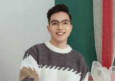MC Nguyễn Xuân Hiếu điển trai, ấm áp đón Giáng Sinh