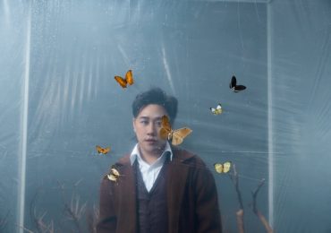 Trung Quân tiếp tục ‘đánh úp’ fans với album vật lý ‘Người đang yêu’