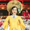 Lê Hoàng Phương diện áo dài ‘màu vía’, dân tình xuýt xoa nhan sắc