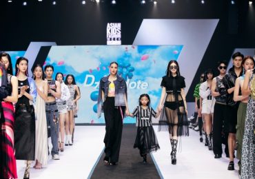 Lan Khuê đứng chung sàn diễn với Hoa hậu Hoàn vũ Hàn Quốc