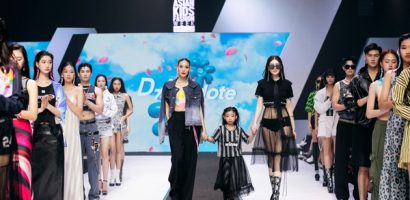 Lan Khuê đứng chung sàn diễn với Hoa hậu Hoàn vũ Hàn Quốc