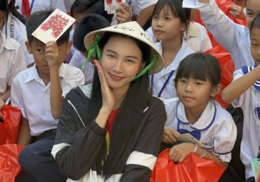 Thuỳ Tiên mang ‘Tết hạnh phúc’ đến với bà con người gốc Việt Nam tại Campuchia