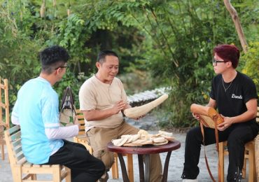 Hồ Khánh Long nhớ cha khi học nghề làm sản phẩm từ xơ mướp tại Bách nghệ kỳ thú