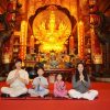 Gia đình Ngọc Mai – Quốc Nghiệp đưa hai con khám phá Ninh Bình dịp đầu năm mới
