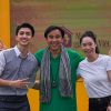 MC Quyền Linh, Quách Thu Phương và Bình An bỏ tiền túi tặng trẻ em mồ côi