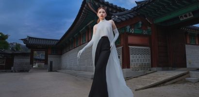Mẫu nhí Bảo Hà diện thiết kế khoe vai trần gợi cảm giữa thời tiết 2 độ tại Hàn Quốc