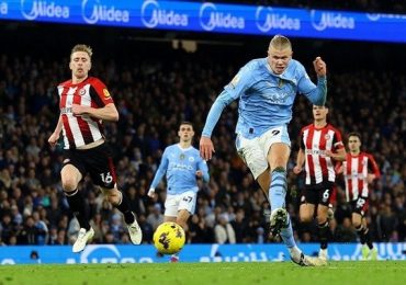 Haaland phá dớp trước Brentford, sánh ngang kỷ lục của Harry Kane