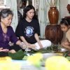 Câu chuyện cuộc sống: Rút ngắn khoảng cách với họ hàng ngày Tết