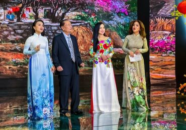 Cẩm Ly, Hà Phương, Minh Tuyết hát cùng ba ruột