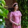 Hoa hậu Ý Nhi diện áo dài truyền thống tại Úc trước thềm Tết Nguyên đán