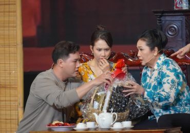 Tiếc tiền sắm đồ, đôi vợ chồng bị lừa mua ‘quà rỗng’