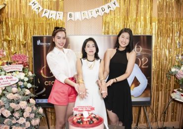 Hoa hậu Lê Hoàng Phương mừng sinh nhật ‘dì Dung’ với ‘nửa ký vàng’