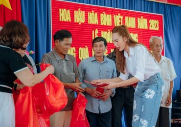 Ngay khi về quê ăn Tết, Lê Hoàng Phương mang ‘Tết hạnh phúc’ đến hàng xóm