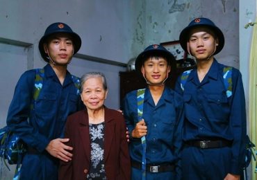 3 anh em ruột viết đơn tình nguyện nhập ngũ: ‘Bà ngoại tự hào về các cháu’