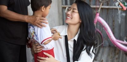Á hậu Hoàng Nhung thăm trẻ mồ côi, trẻ có hoàn cảnh khó khăn tại An Giang
