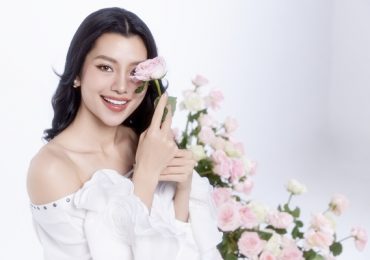 Á hậu Hoàng Nhung chào đón tuổi mới với bộ ảnh trong trẻo, ngọt ngào