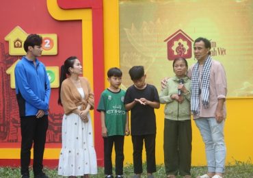 MC Quyền Linh bất lực trước hoàn cảnh người bà 70 tuổi một mình nuôi 3 cháu nhỏ