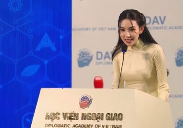 Thuỳ Tiên phát biểu tại buổi Đối thoại giữa Tổng Thư ký ASEAN với thanh niên ASEAN