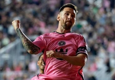 Messi lại thành tâm điểm thiết lập kỷ lục mới, ca sĩ Taylor Swift cũng thích mê