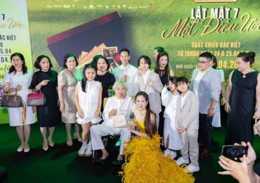 Ở tuổi 99, mẹ Lý Hải lần đầu xuất hiện trên sân khấu ‘Lật mặt 7’