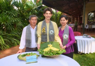 NTK Nguyễn Minh Công mong muốn bánh dân gian miền Tây được lưu giữ muôn đời