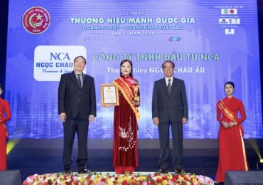Hoa hậu Hoàng Thanh Nga nhận giải thưởng Top 10 Thương hiệu mạnh quốc gia năm 2024