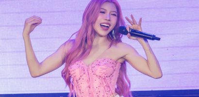 Trang Pháp tổ chức fan meeting quy mô nhất sau 10 năm làm nghề