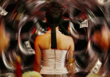 Khám phá góc nhìn đa chiều về đồng tiền trong series ‘The Cash-Way’