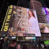 ‘Ngọc nữ bolero’ Tố My đưa hình ảnh áo dài và album bolero đến Quảng trường Thời Đại của Mỹ