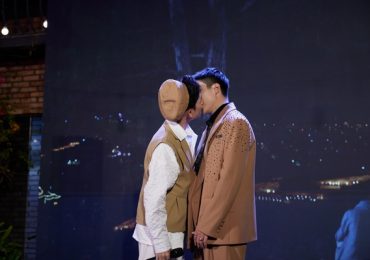 Cặp đôi diễn viên ‘Dưới tán cây mùa hè’ tái hiện cảnh hôn ‘cực mượt’ ngay tại buổi công chiếu phim