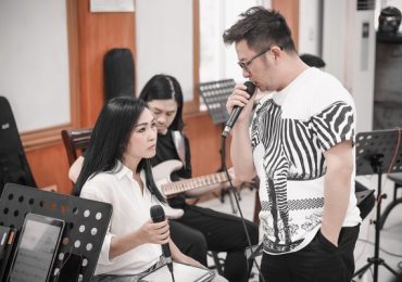 Phương Thanh, Bằng Kiều tập luyện trước thềm live concert ‘Đóa hồng gai’ tại Hà Nội