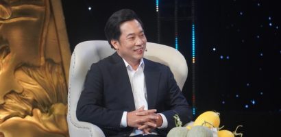 Nguyễn Hồng Quyết từ bỏ công việc với mức lương cao để về xây dựng mô hình trồng dưa lưới