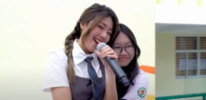 PiaLinh ôm và động viên nữ sinh tự ti với thực lực của bản thân trên bục dũng khí