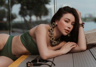 Trà Ngọc Hằng diện bikini nóng bỏng