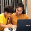 Câu chuyện cuộc sống: Có nên sử dụng chung thiết bị công nghệ với trẻ?