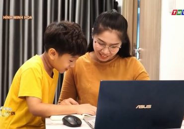 Câu chuyện cuộc sống: Có nên sử dụng chung thiết bị công nghệ với trẻ?