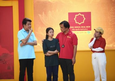 NSND Trọng Phúc và nghệ sĩ Thanh Thủy xúc động khi chứng kiến hoàn cảnh của các em nhỏ mồ côi