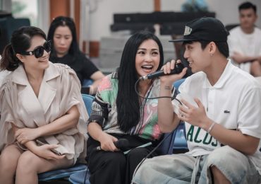 Dàn nghệ sĩ tất bật luyện tập live concert ‘Đóa hồng gai’ của Phương Thanh