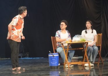 Chuyện đó chuyện đây: Ngồi ‘mọc rễ’ ở quán cà phê, nên hay không?