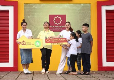 NSND Trọng Trinh và ca sĩ Phạm Quỳnh Anh góp sức mang về 95 triệu đồng cho các em nhỏ mồ côi